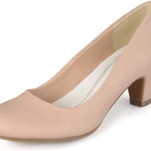 Journee Collection women's comfort pump